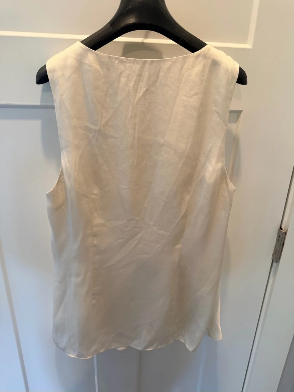 Banana Republic Ivory Pleated V Neck Sleeveless Blouse Top Size 12